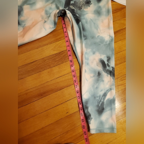 NWT Athleta Elation Printed 7/8 tight. Tie dye. Marine. White, blue, orange. 2X. - Picture 10 of 10